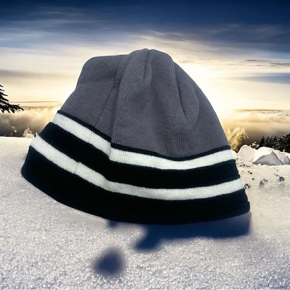 PLACE l Unisex Beanie l Grey, White, Black Stripes l Lined l 10-12 l EUC
